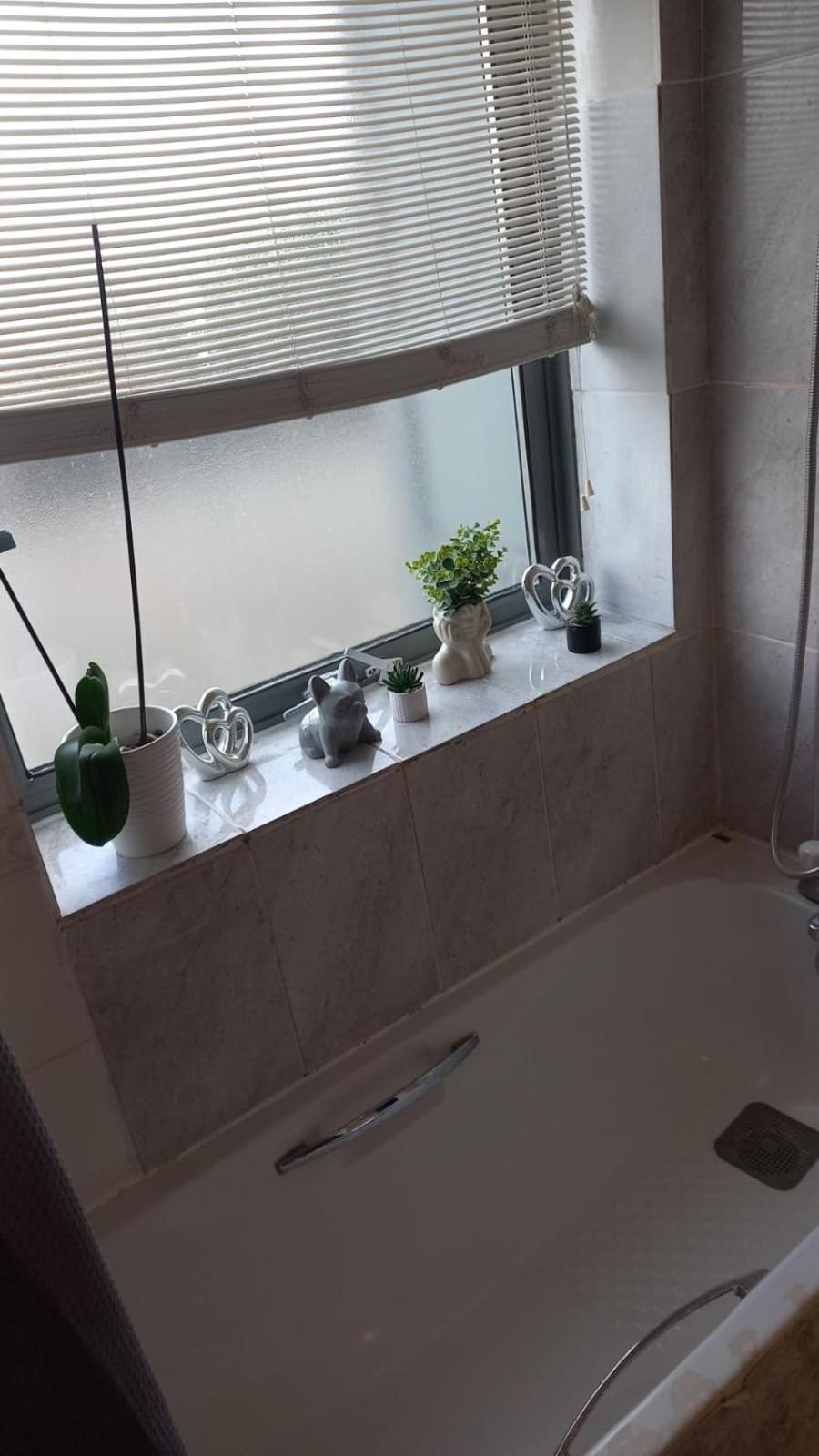 Comfy With Shared Bathroom Privatunterkunft